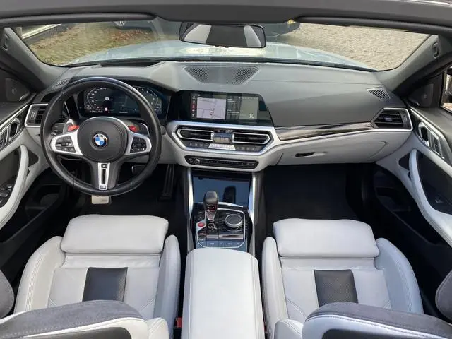 BMW 4-serie Cabrio M4 xDrive Competition Stoel + Nek + Stuur verwamring / Carbon / 360 camera / dode...
