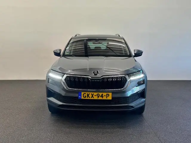 Skoda Karoq 1.5 TSI 150pk DSG Style Navigatie Apple Carplay/Android Auto Parkeersensoren Camera Adap...