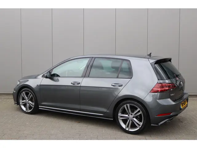 Volkswagen Golf 1.5 TSI 150PK Highline Business R Navigatie/Camera/Stoelverwarming/Adaptive-cruiseco...