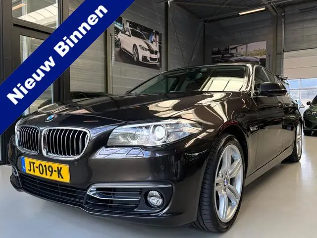 BMW 5-serie 528xi Luxury Edition Camera, Leer, Elek Trekhaak