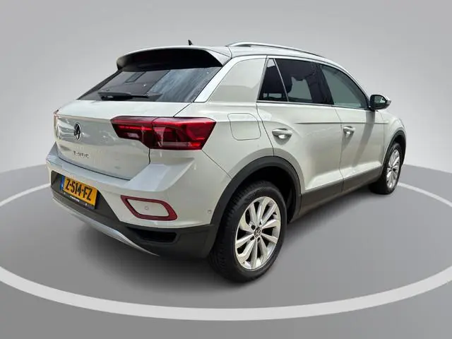 Volkswagen T-Roc 1.0 TSI 110pk Life · Camera · Apple/Android Car Play · Parkeer assistent · ACC · Cl...