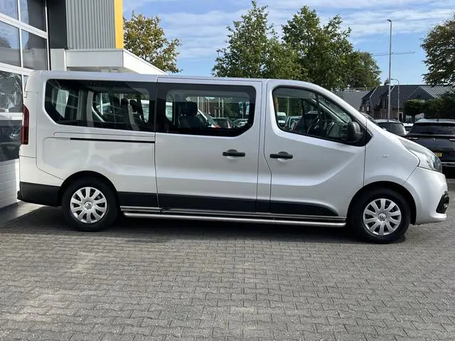 Renault Trafic Passenger 8-persoons 1.6 dCi Grand Authentique Energy BTW / BPM vrij marge Lengte 2 A...