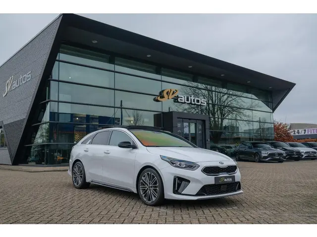 Kia ProCeed 1.4 T-GDI 140pk DCT7 GT-PlusLine Panoramadak Stoelverwarming voor+achter Stuurwielverwar...