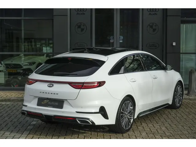 Kia ProCeed
