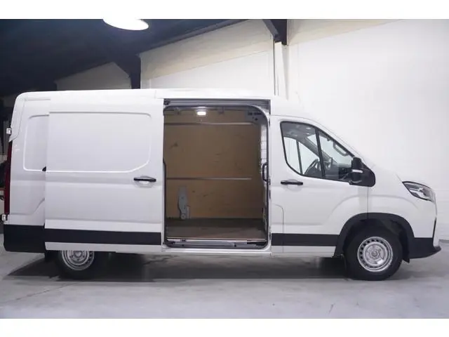 Maxus Deliver9