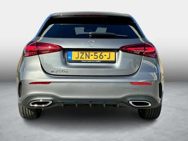 Mercedes-Benz A-klasse 250 e Business Solution AMG | Night Pakket | Panoramadak | MULTIBEAM LED Kopl...