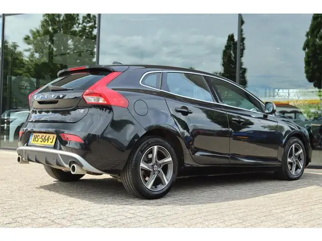 VOLVO V40 2.0 D2 R-DESIGN BUSINESS EURO 6 | NAVI | XENON | PDC | CRUISE | CLIMATE | STOELVERW. | ALC...