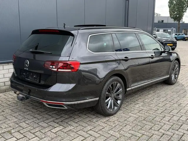 Volkswagen Passat Variant 1.4 TSI PHEV GTE Business 18"/SOH 96%/Panoramadak/Trekhaak/Camera/PDC v+a/...