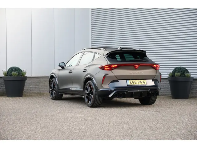CUPRA Formentor 1.5 TSI e-Hybrid VZ Extreme 272PK Pano|Sabelt|Sennheizer|Maxton|Brembo