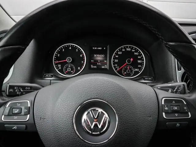 Volkswagen Tiguan 1.4 TSI Sport&Style | Clima | Cruise | Navi | Leer | Panoramadak | Trekhaak | Xeno...