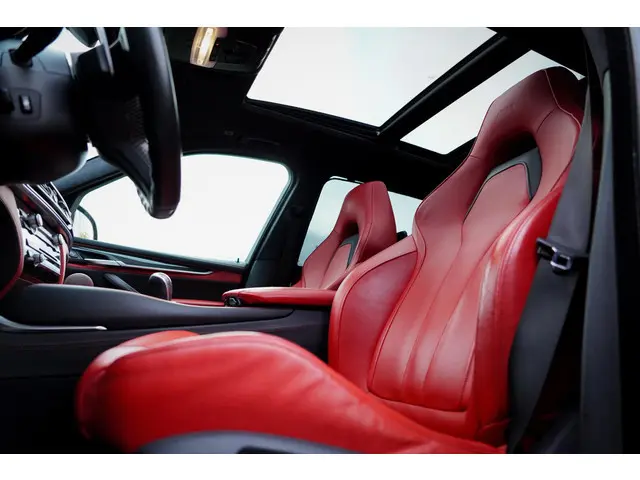 BMW X5 M / Pano / HUD / 21'' / Rear Seat Entertainment / B&O