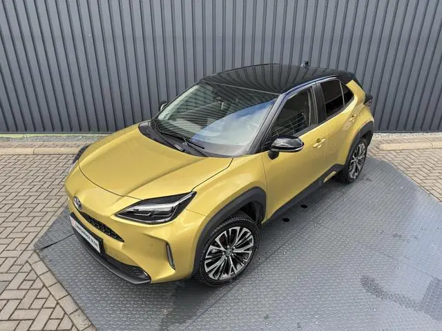 Toyota Yaris Cross 1.5 Hybrid Executive / Bi tone | Pano dak | Trekhaak | JBL | BSM | Rijklaar!!!