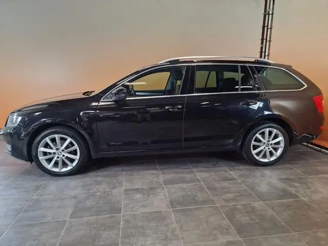 ŠKODA Octavia Combi 1.4 TSI Greentech Elegance Businessline trekhaak | navi | pdc