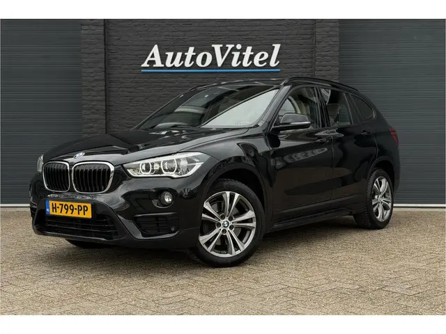BMW X1 sDrive20i Sportline | Panodak | Sportleder | Memory | LED | NAVI