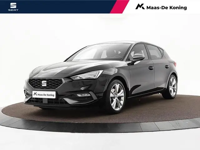 SEAT Leon 1.0 TSI FR 110pk FR · Apple/Android Car Play · Camera · Elekt. inklapbare spiegels · Navig...