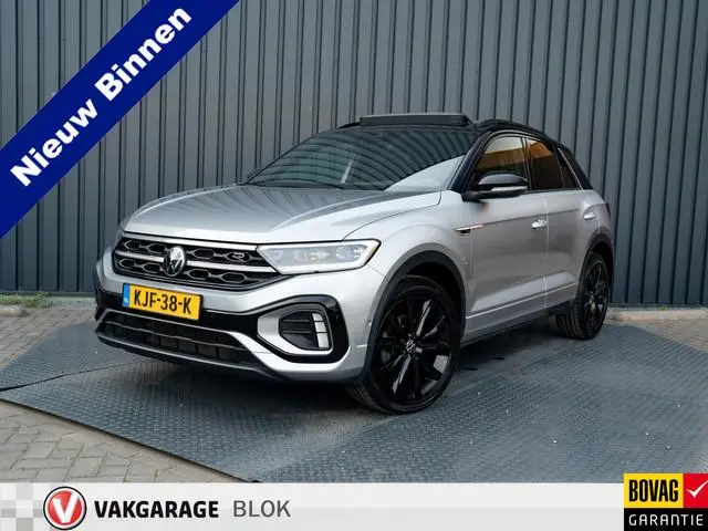 Volkswagen T-Roc 1.5 TSI R-Line Business+ | Panodak | Trekhaak afnb. | IQ Light | Side Assist | Keyl...
