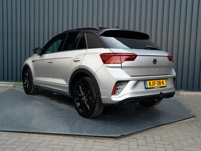 Volkswagen T-Roc 1.5 TSI R-Line Business+ | Panodak | Trekhaak afnb. | IQ Light | Side Assist | Keyl...