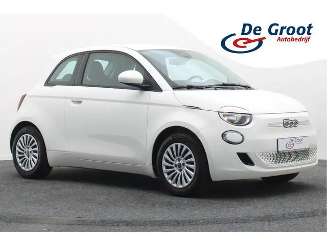 Fiat 500e Icon 42 kWh Virtual Cockpit, Cruise, Apple Carplay, Lane Assist, Climate, DAB, LED, 16''