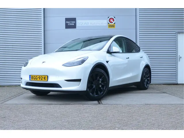 Tesla Model Y RWD 58 kWh LFP Accu, Trekhaak, 20" AutoPiloy3.0 Ryzen, FSD 99,- per maand