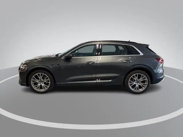 Audi e-tron 55 408pk Quattro S edition 95 kWh · SOH 96,9% · 360 Camera · Apple/Android Car Play · Lu...