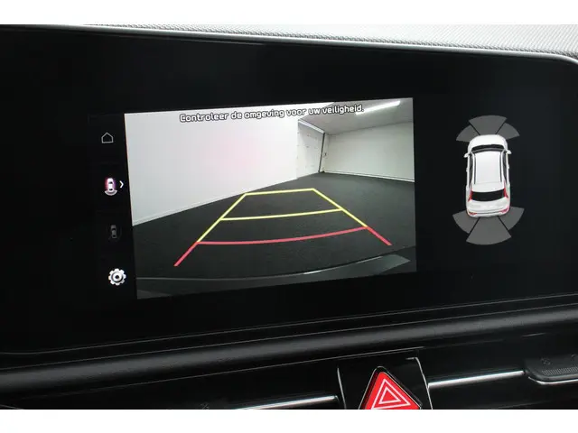Kia Niro EV DynamicPlusLine 64.8 kWh Nieuw Model! | Navigatie | Half Leder | Schuif-kantel dak | Ele...