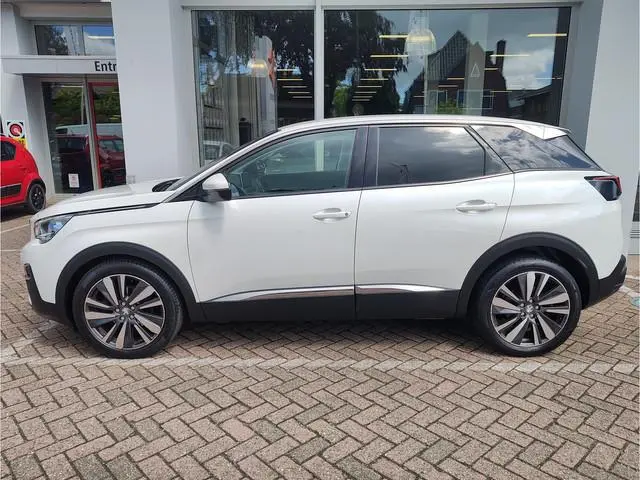 Peugeot 3008 1.2 PURETECH ALLURE met NW. DISTRIBUTIE | Elek. klep | Keyless