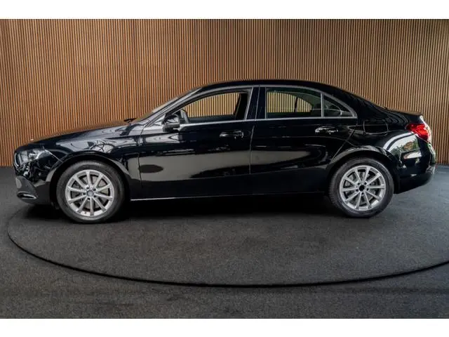 Mercedes-Benz A-klasse 250 e Business Line Leer Navi Carplay PTS Elektr. trekhaak Stoelverwarming Da...