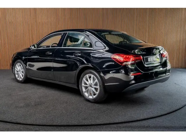 Mercedes-Benz A-klasse 250 e Business Line Leer Navi Carplay PTS Elektr. trekhaak Stoelverwarming Da...