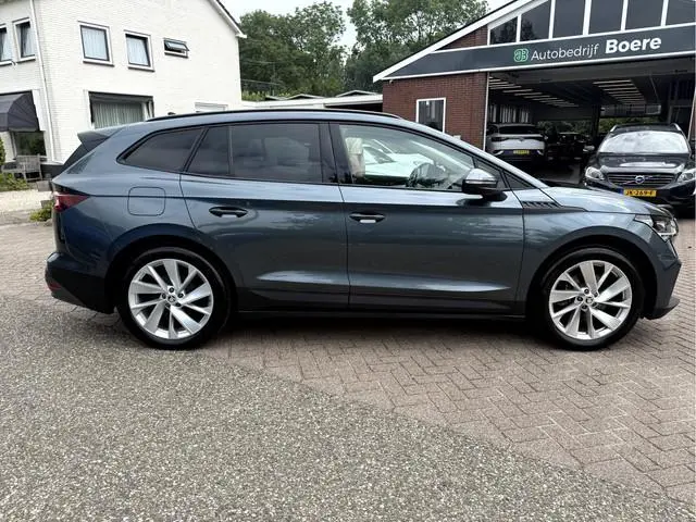 ŠKODA Enyaq iV 60 First Edition SOH 93.3%, Camera, Stoel/Stuurverwarming