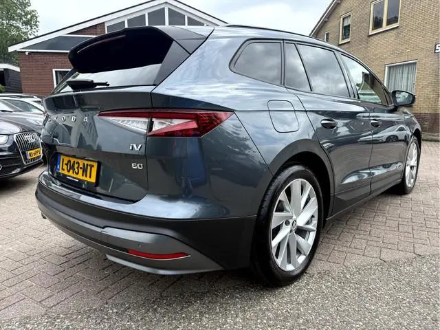ŠKODA Enyaq iV 60 First Edition SOH 93.3%, Camera, Stoel/Stuurverwarming