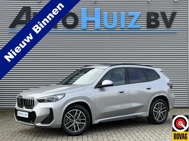 BMW X1 sDrive20i M Sport Premium Pakket Panoramadak Trekhaak Achteruitrijcamera Stoelverwarming Keyl...