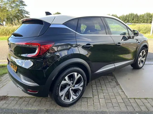 Renault Captur 1.6 E-Tech Hybrid 145PK R.S. Line / Camera / Parkeerhulp V+A / Climate / Navigatie /