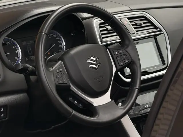 Suzuki S-Cross