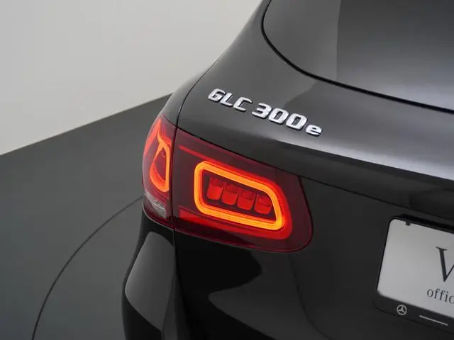 Mercedes-Benz GLC 300e AMG 4Matic // SoH 97,7% // Burmester // Panoramadak // Dig. Dashboard // Mult...