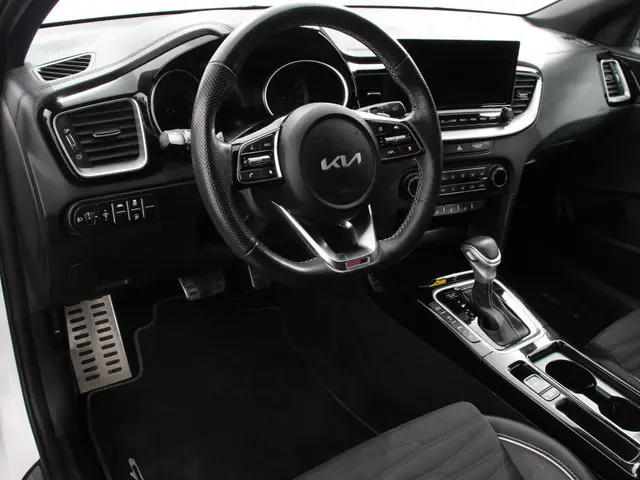 Kia ProCeed 1.5 T-GDi Automaat HEV GT-Line | Climate control | Cruise control adaptive | Camera | Pa...