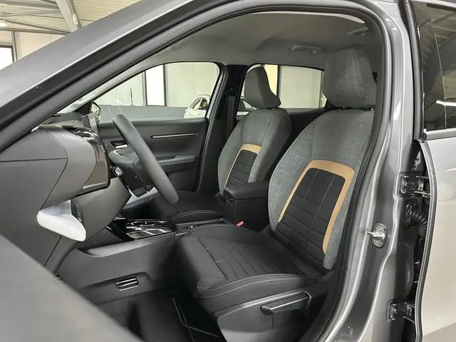 Citroën C3 Aircross 1.2 Hybrid 145pk Plus 7p. | Apple Carplay/Android Auto | Camera |
