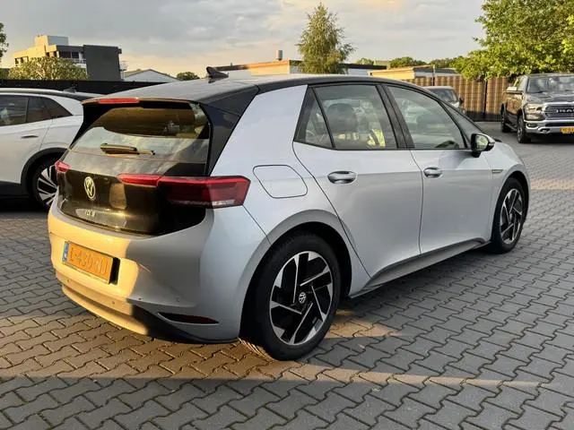 Volkswagen ID.3 Life 58 kWh | 91,38% SOH | Led | Adap. Cruise | Stoelverwarming