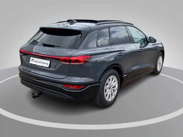 Audi Q6 e-tron S Line performance 100 kWh 225kW/306PK · Panoramadak · Leder · Trekhaak · Luchtvering...