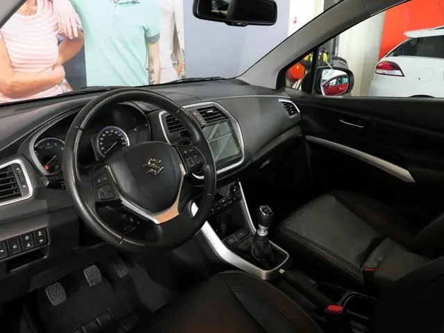 Suzuki S-Cross