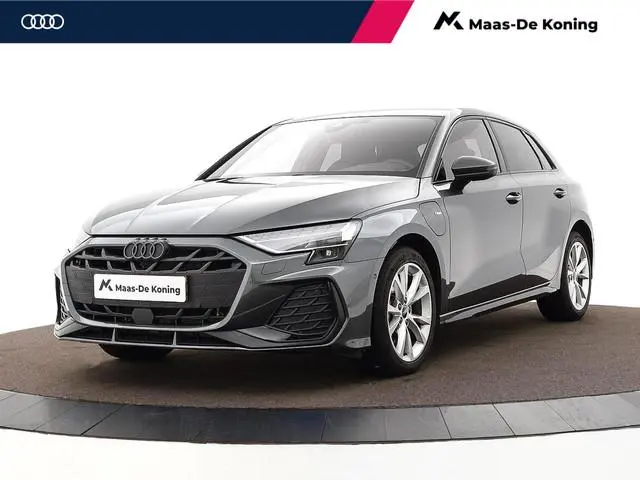 Audi A3 Sportback 40 TFSIe S-tronic 204pk S Edition · Camera · Parkeerassistent · Zwart Optiek Pakke...