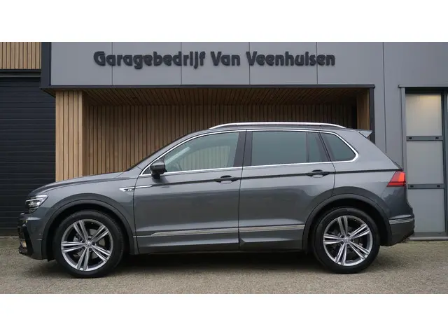 Volkswagen Tiguan 1.4 TSI 150PK R-Line & Highline Pano.Dak Leder Virtual Trekhaak 360-view 19inch LM...