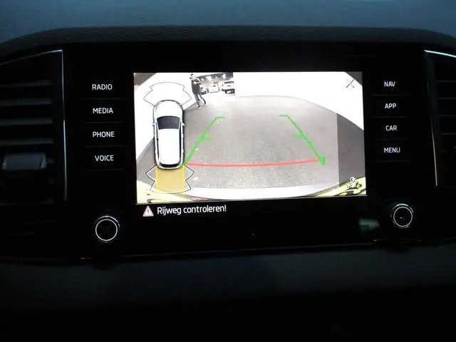 Skoda Karoq 1.5 TSI 150pk DSG Ambition Navigatie Apple Carplay/Android Auto Camera Climate Control A...