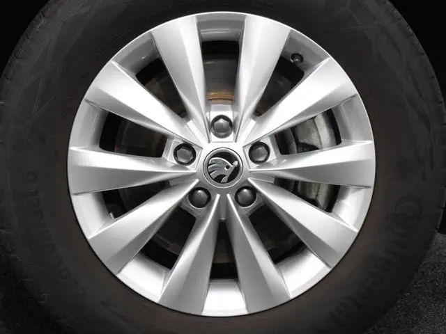 Skoda Karoq 1.5 TSI 150pk DSG Ambition Navigatie Apple Carplay/Android Auto Camera Climate Control A...