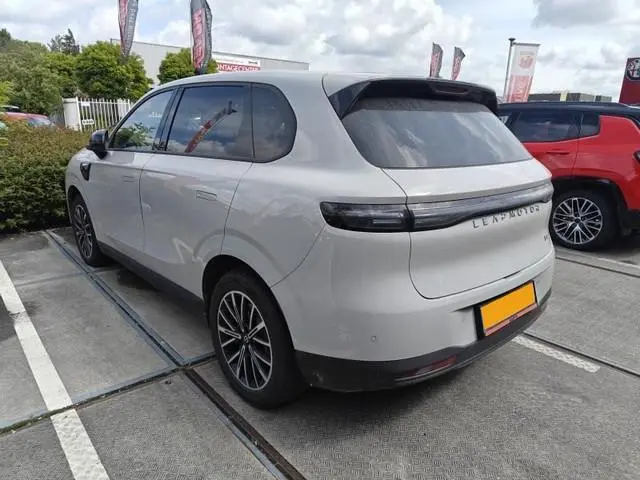 Leapmotor B10