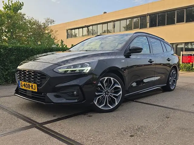 Ford Focus Wagon 1.5 EcoBoost Vignale |CARPLAY|CAMERA|STOELVERW.|CLIMA|CRUISE| 5854 / 19661