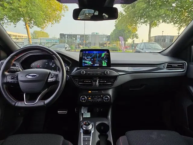 Ford Focus Wagon 1.5 EcoBoost Vignale |CARPLAY|CAMERA|STOELVERW.|CLIMA|CRUISE| 5854 / 19661