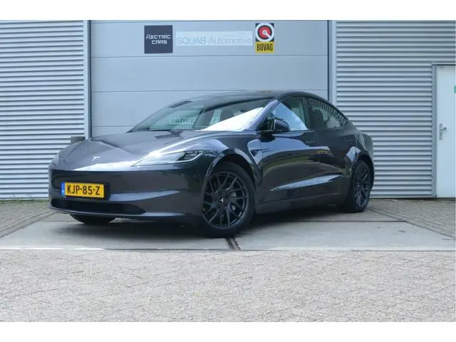 Tesla Model 3 RWD 60 kWh Premium Highland, AutoPilot4.0 (FSD 99,- p/mnd)