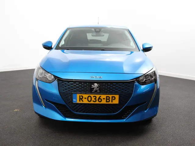 Peugeot e-208