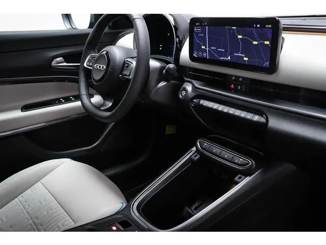 Fiat 600e La Prima 54 kWh | SOH 96% | STOELVERWARMING | MASSAGE | DAB | APPLE | CAMERA