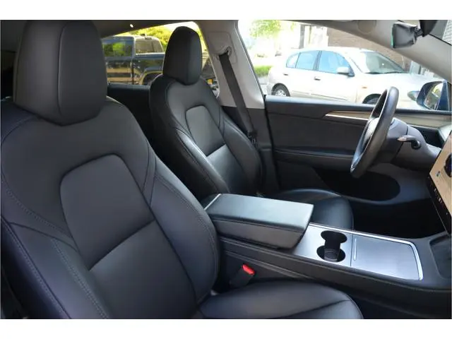 Tesla Model Y Long Range AWD 75 kWh Trekhaak (1.600kg), AutoPilot3.0 Ryzen